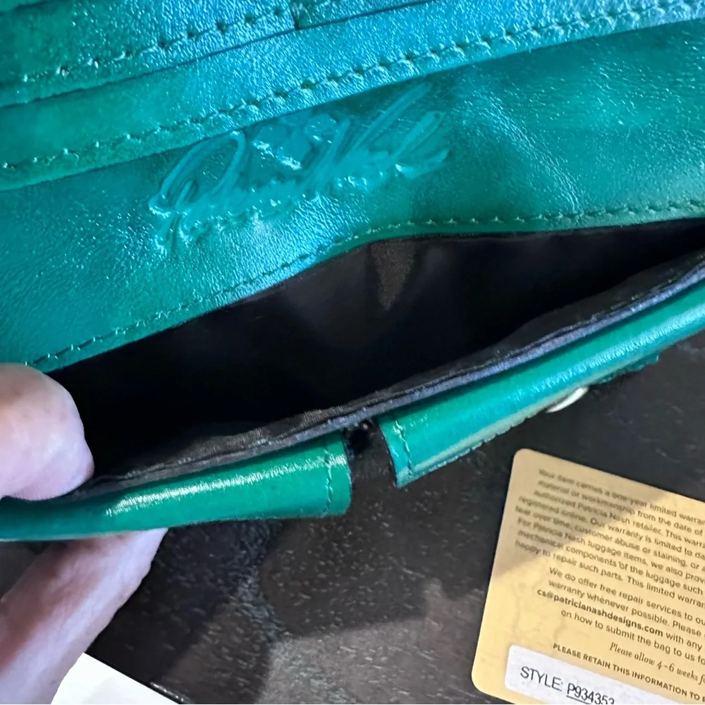 Patricia Nash Evelyn Bi-fold Green & Metallic / Embossed Wallet